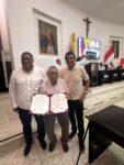 Asamblea del Atlántico condecora con la Orden de Barlovento al dirigente deportivo Plácido Díaz Quintero y al futbolista Luis Fernando Muriel Fruto, ambos de Santo Tomás